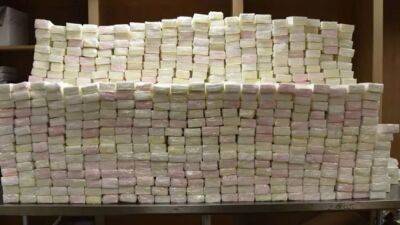 Border officials in Texas make largest cocaine bust in 20 years inside baby wipe shipment - fox29.com - state Arizona - state Texas - Colombia