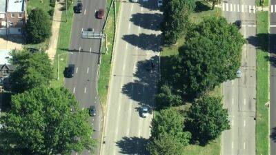 Police: Woman walking on Roosevelt Boulevard struck and killed by vehicle, lanes shut down - fox29.com