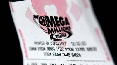 Mega Millions jackpot winnners come forward; Two people to split $1.34B prize - fox29.com - state Illinois - city Chicago