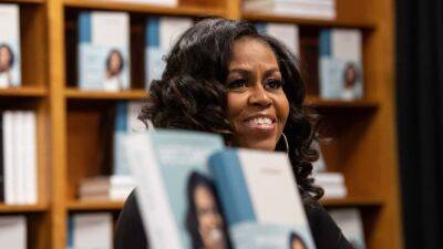 Oprah Winfrey - Michelle Obama - Michelle Obama to stop in Philadelphia on 6-city tour for new book 'The Light We Carry' - fox29.com - Los Angeles - San Francisco - Washington - city Los Angeles - city Atlanta - city Washington - city Philadelphia - city Chicago