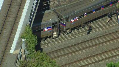 SEPTA train derails in Trenton, service suspended in both directions - fox29.com - city Trenton