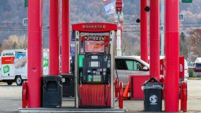 Sheetz cuts diesel gas prices, offers free meals for truck drivers for a month - fox29.com - state Pennsylvania