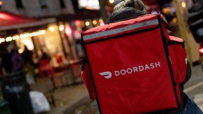 DoorDash to cut 1,250 corporate jobs after COVID-19 pandemic hiring surge - fox29.com - city New York