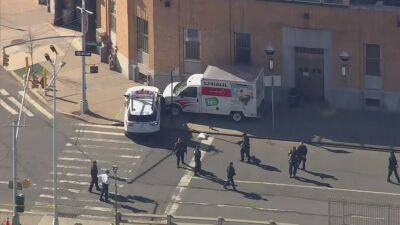 Truck hit pedestrians on Brooklyn sidewalk - fox29.com - New York - county Bay - city Manhattan - city Brooklyn - city Columbia