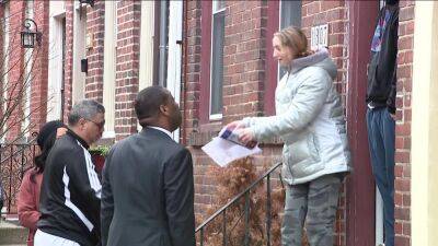 Kenyatta Johnson - Councilman Kenyatta Johnson visits Philadelphia neighborhood where woman was attacked, robbed - fox29.com