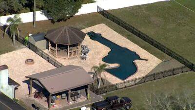 Pasco County couple commissions revolver-shaped swimming pool - fox29.com - state Florida - county Pasco