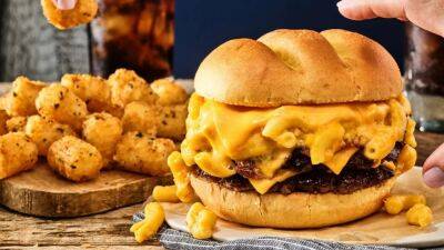 Smashburger launches mac and cheese burger nationwide: 'Taste innovation' - fox29.com - Usa