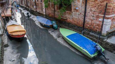 Prolonged low tides in Venice see smaller canals dry up - fox29.com - Italy