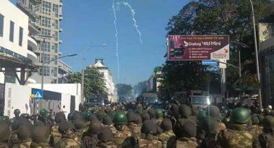 28 people hospitalised during Jathika Jana Balawegaya protest in Colombo - newsfirst.lk - county Park