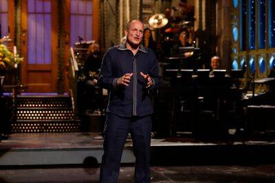 Woody Harrelson Spreads COVID Vaccine Conspiracy In ‘SNL’ Monologue & Twitter Bites Back - etcanada.com