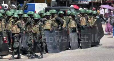 (VIDEO) Military and Police Units in Colombo as TUs protest - newsfirst.lk - Sri Lanka - county Union