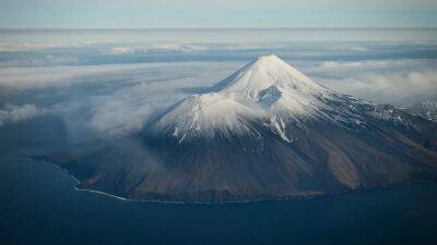 Alaska volcano dormant for a century delivering ominous warning signs: 'Significant unrest' - fox29.com - state Alaska - Syria