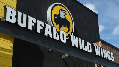 Rick Diamond - Man sues Buffalo Wild Wings, claims pricey 'boneless wings' are basically nuggets - fox29.com - Britain - state Illinois - state Florida - city Boston - city Chicago - city Jacksonville, state Florida