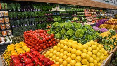 Steve Pfost - Produce pesticides: Report details the cleanest and dirtiest fruits, vegetables - fox29.com - New York