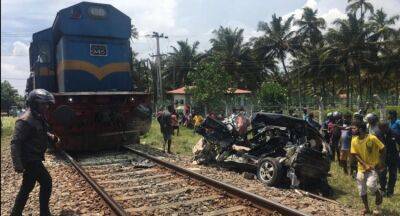 Nihal Thalduwa - Two dead in tragic car-train collision in Galle - newsfirst.lk - county Cross
