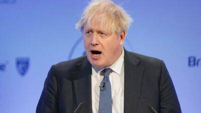 Boris Johnson - Rishi Sunak - Johnson to submit defence dossier to MPs investigating 'partygate' - rte.ie - Britain
