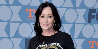 Shannen Doherty - Rose Macgowan - Shannen Doherty Provides Brief Health Update, Defends 'Charmed' Reboot During '90s Con - justjared.com