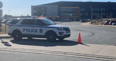 Student in custody after 3 stabbed at Bedford, N.S. high school: Halifax police - globalnews.ca
