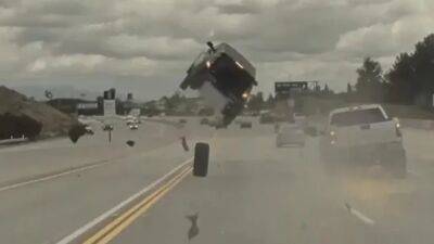 Wild dashcam video shows car sent soaring into flip by loose tire - globalnews.ca - Los Angeles - state California - city Nashville