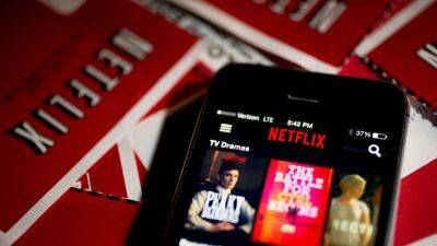 Andrew Harrer - Netflix ending its DVD-by-mail rental service - fox29.com - San Francisco - area District Of Columbia - Washington, area District Of Columbia