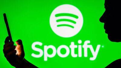 Rafael Henrique - Spotify removes AI-generated songs from platform - fox29.com