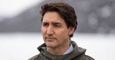 Justin Trudeau - Prime Minister - Trudeau visits Alberta to meet with Canadian Armed Forces helping fight wildfires - globalnews.ca