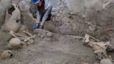 Skeletons discovered in Pompeii show deaths by earthquake, not just Vesuvius' eruption - fox29.com