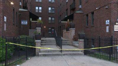 Scott Small - Police: Woman found shot in Philadelphia basement apartment, suspect arrested - fox29.com - city Philadelphia