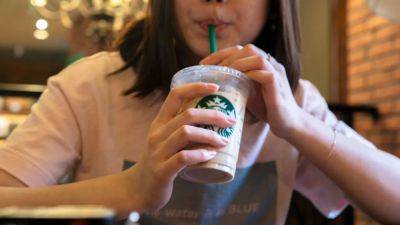 Starbucks changes ice cubes for drinks, sparking debate - fox29.com - city Seattle