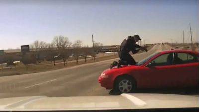 Iowa police officer clings to hood of car during dramatic chase, suspect sentenced to 5 years - fox29.com - state Illinois - state Florida - state Iowa - county Carroll - city Des Moines, state Iowa - Des Moines