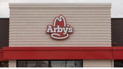 Arby's employee found dead in freezer had 'beat her hands bloody' trying to escape, lawsuit says - fox29.com - Usa - state Texas - state Louisiana - city Houston - Chad - county Harris