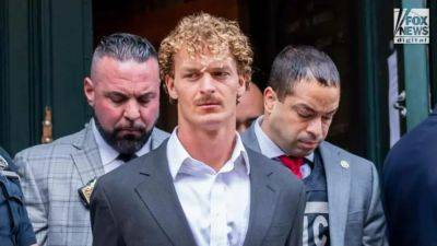 Daniel Penny indicted by grand jury in Jordan Neely chokehold death - fox29.com - New York - Jordan