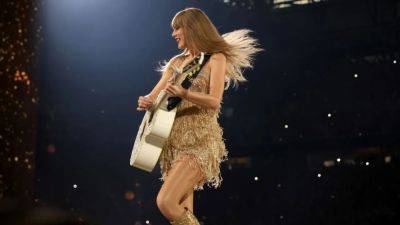 John Mayer - Taylor Swift - Taylor Swift tells fans they don’t need to 'defend' her online ahead of re-release of 'Speak Now' album - fox29.com - state Michigan - city Detroit, state Michigan - city Minneapolis