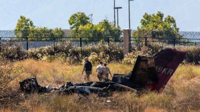 6 killed in Cessna plane crash in Southern California - fox29.com - France - Los Angeles - state California - city Las Vegas - city Los Angeles - county San Diego - county Riverside
