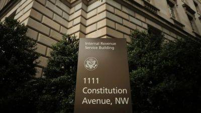 Chip Somodevilla - IRS to pause accepting claims for COVID-era tax credit amid fraudulent claims - fox29.com